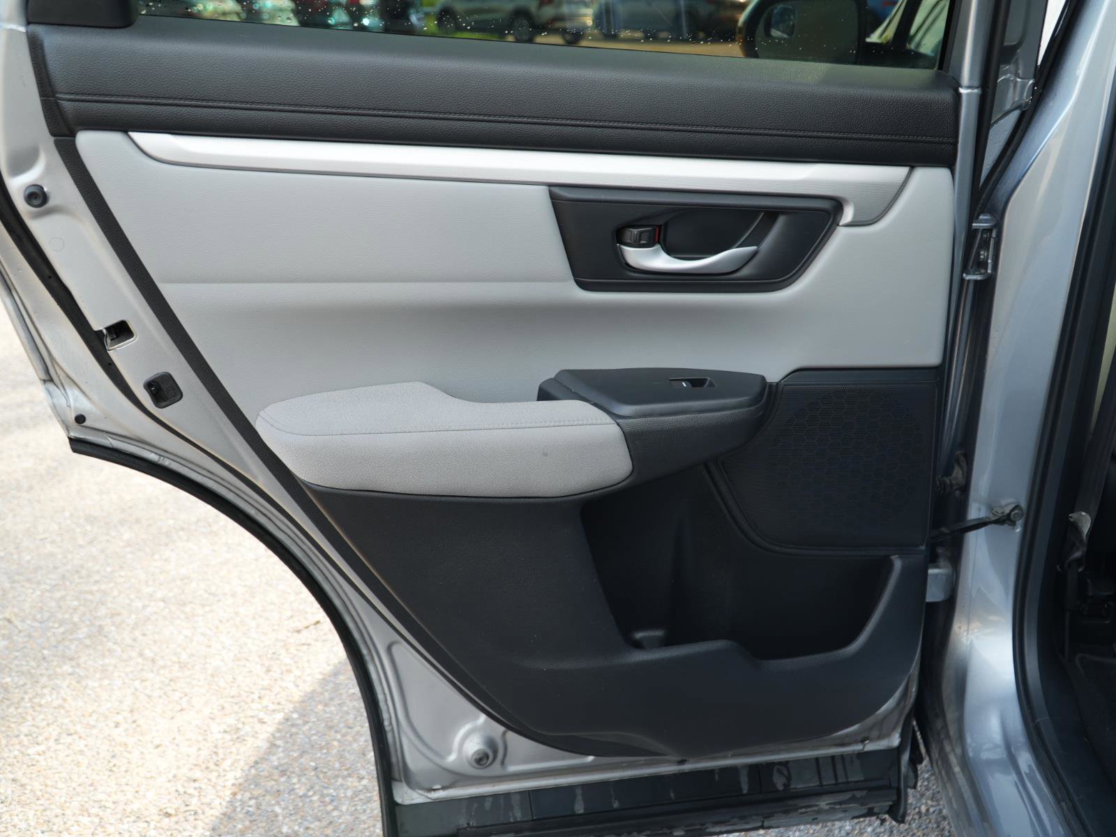 Used 2017 Honda CR-V LX image 12