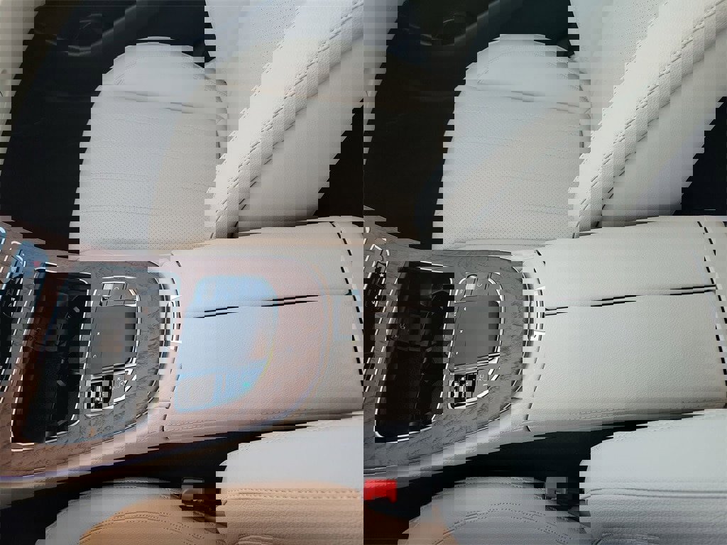 Used 2023 Mercedes-Benz E 350 Sedan image 22