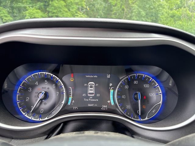 Used 2024 Chrysler Pacifica Touring-L image 22