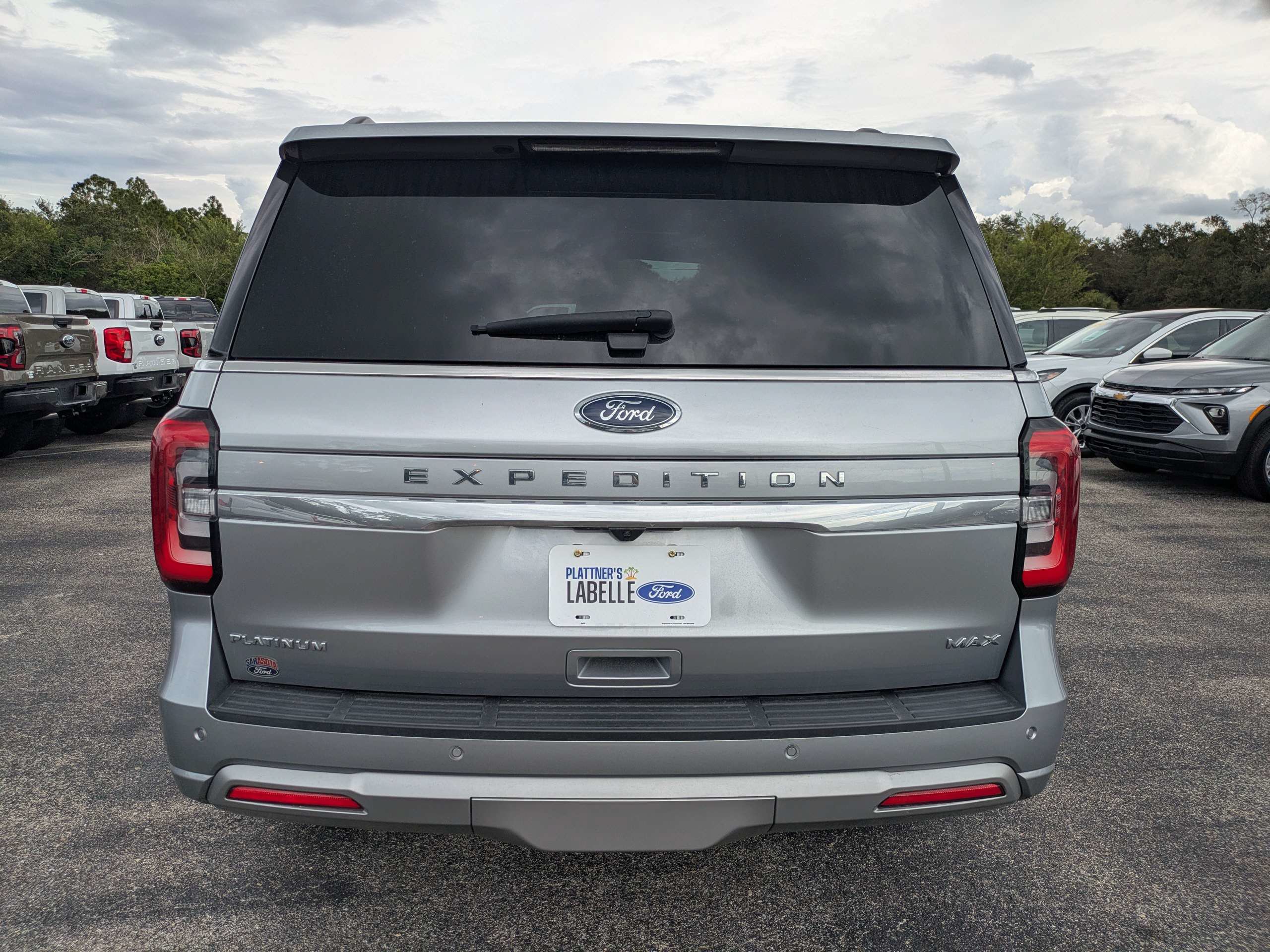 Used 2024 Ford Expedition Max Platinum AWD/4WD image 5