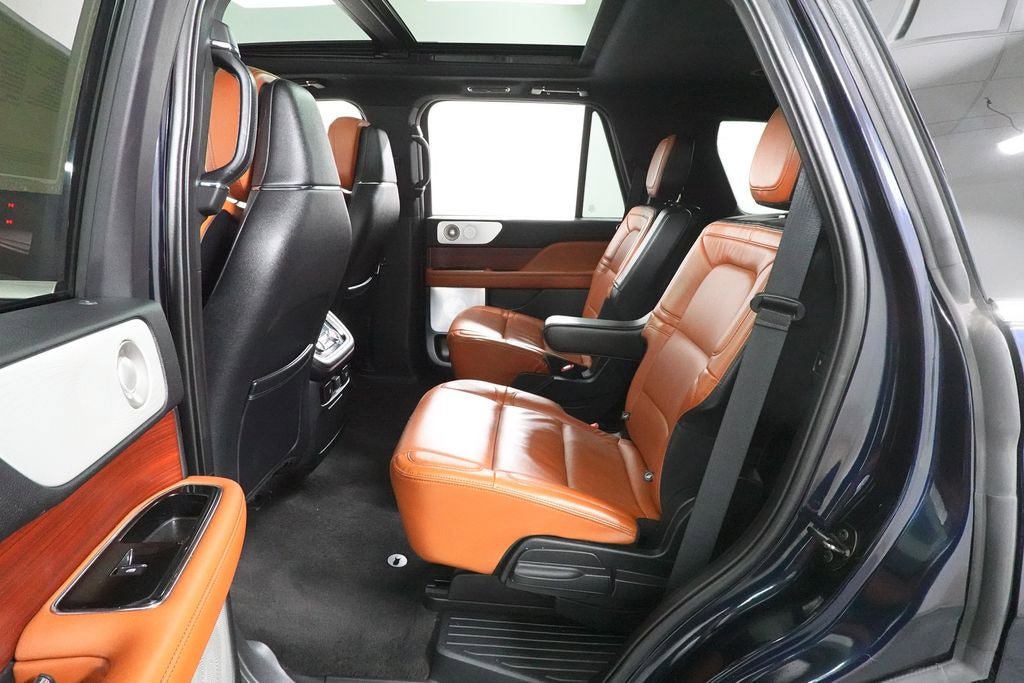 Used 2021 Lincoln Navigator Reserve w/ Luxury Package AWD/4WD image 28