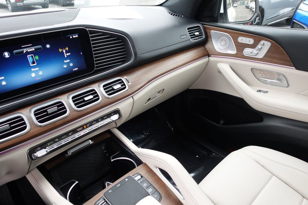 Used 2025 Mercedes-Benz GLS 450 4MATIC image 21