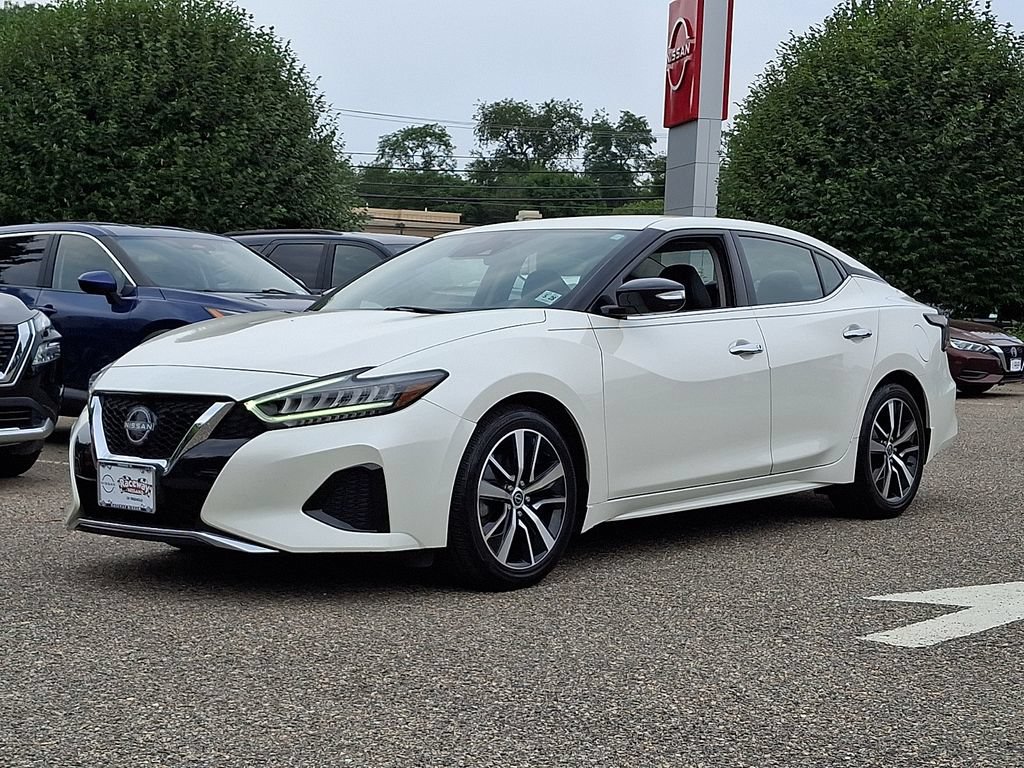 Used 2023 Nissan Maxima SV w/ Floor Mat Group FWD image 4