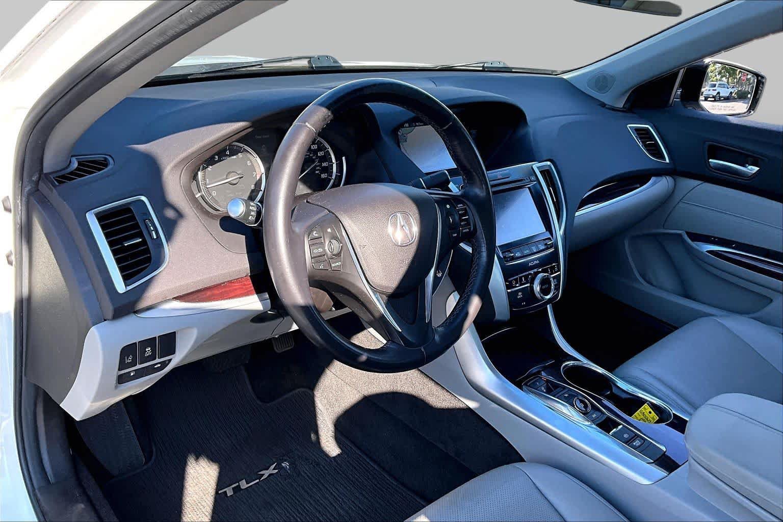 Used 2016 Acura TLX w/ Technology Package FWD image 18