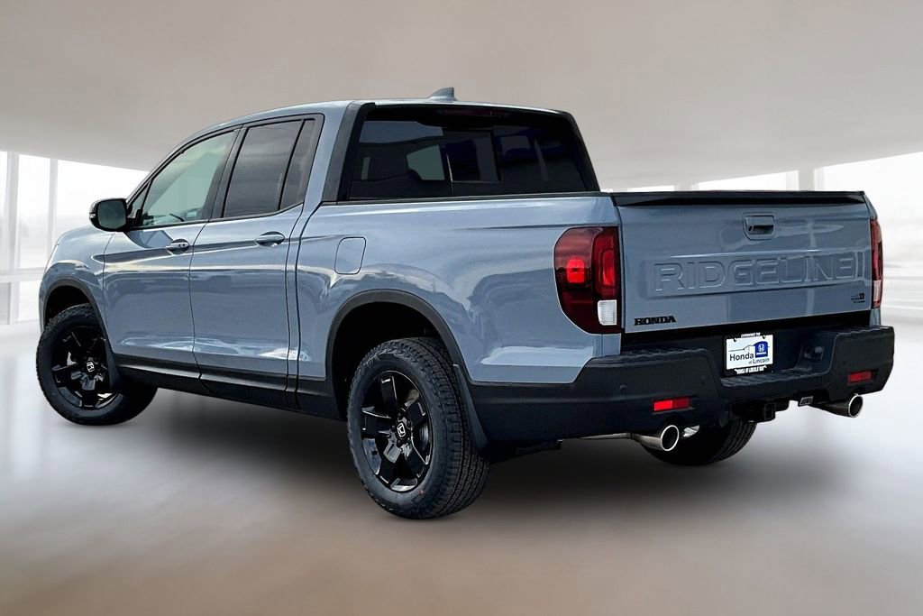 New 2026 Honda Ridgeline Black Edition image 3