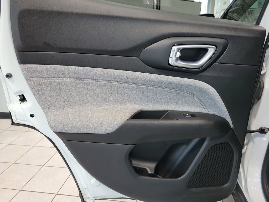 Used 2022 Jeep Compass Latitude AWD/4WD image 27