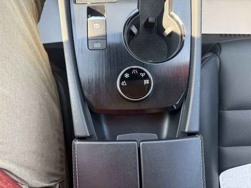 Used 2022 Nissan Rogue SV w/ SV Premium Package image 30