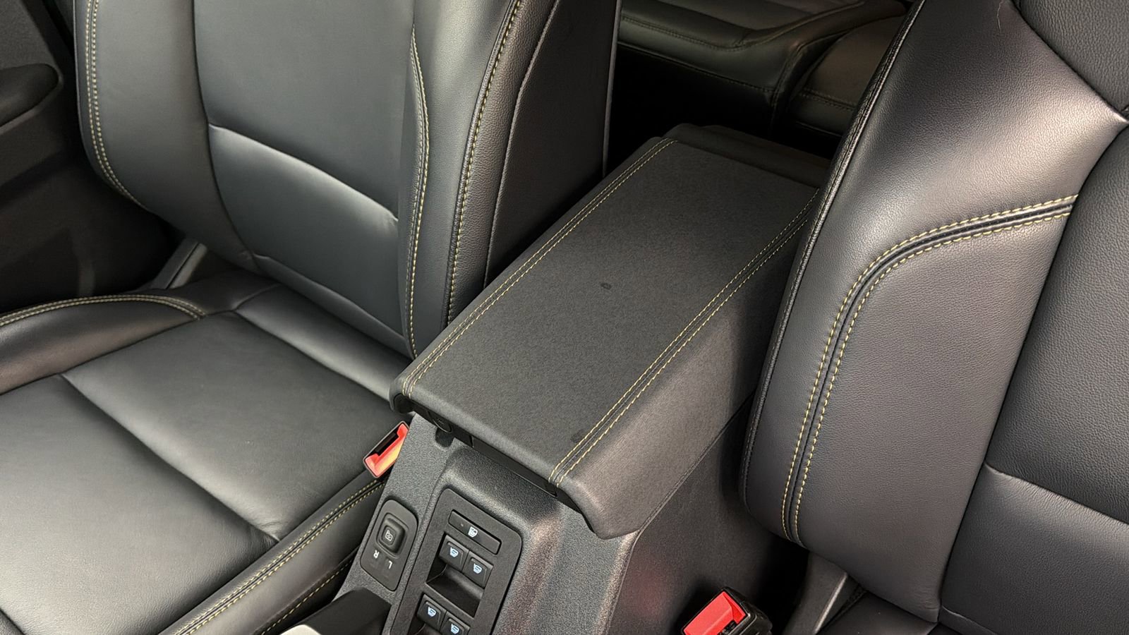 Used 2025 Ford Bronco Badlands image 26