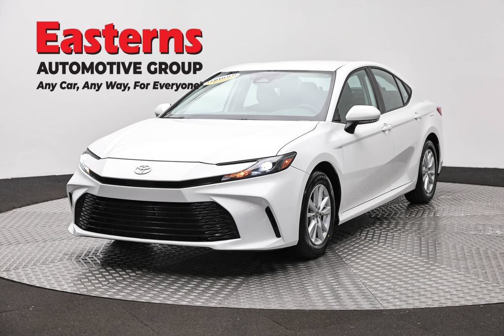 Used 2025 Toyota Camry LE FWD image 1