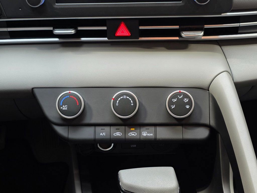 New 2026 Hyundai Elantra SE image 20