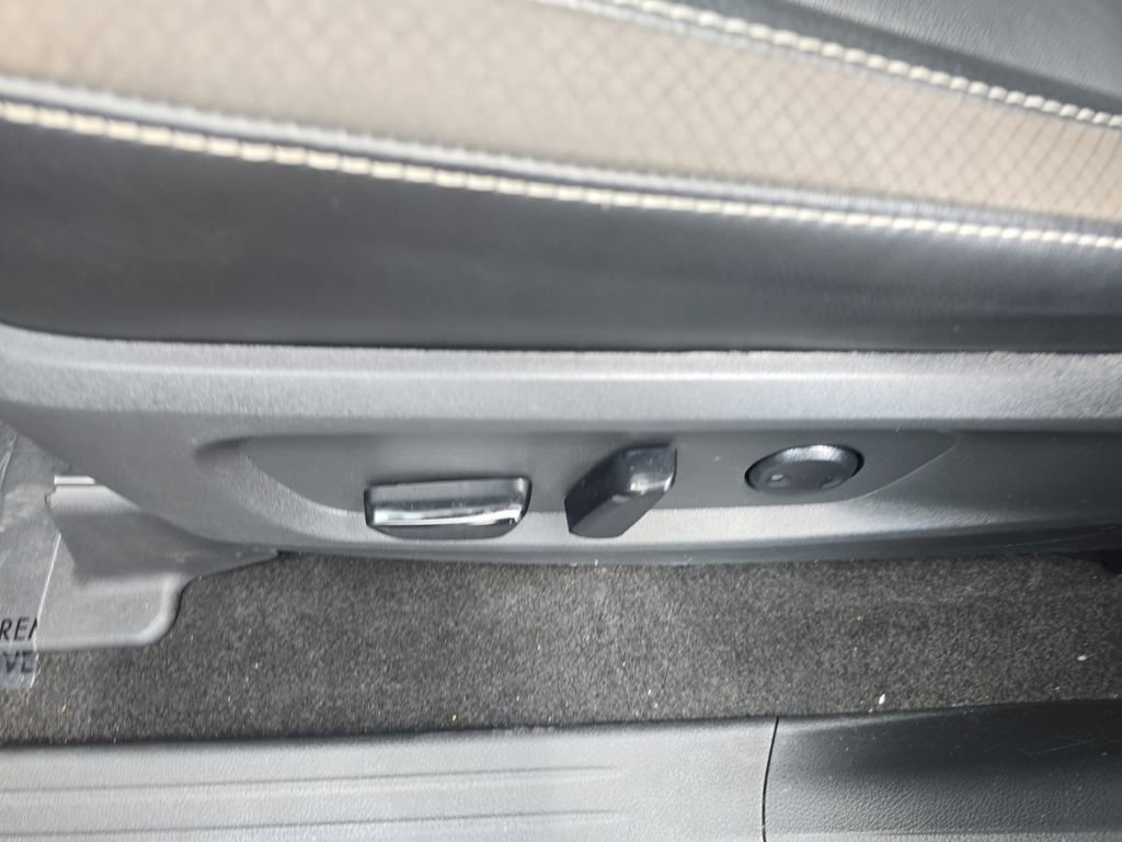 Used 2024 Nissan Pathfinder SL image 21