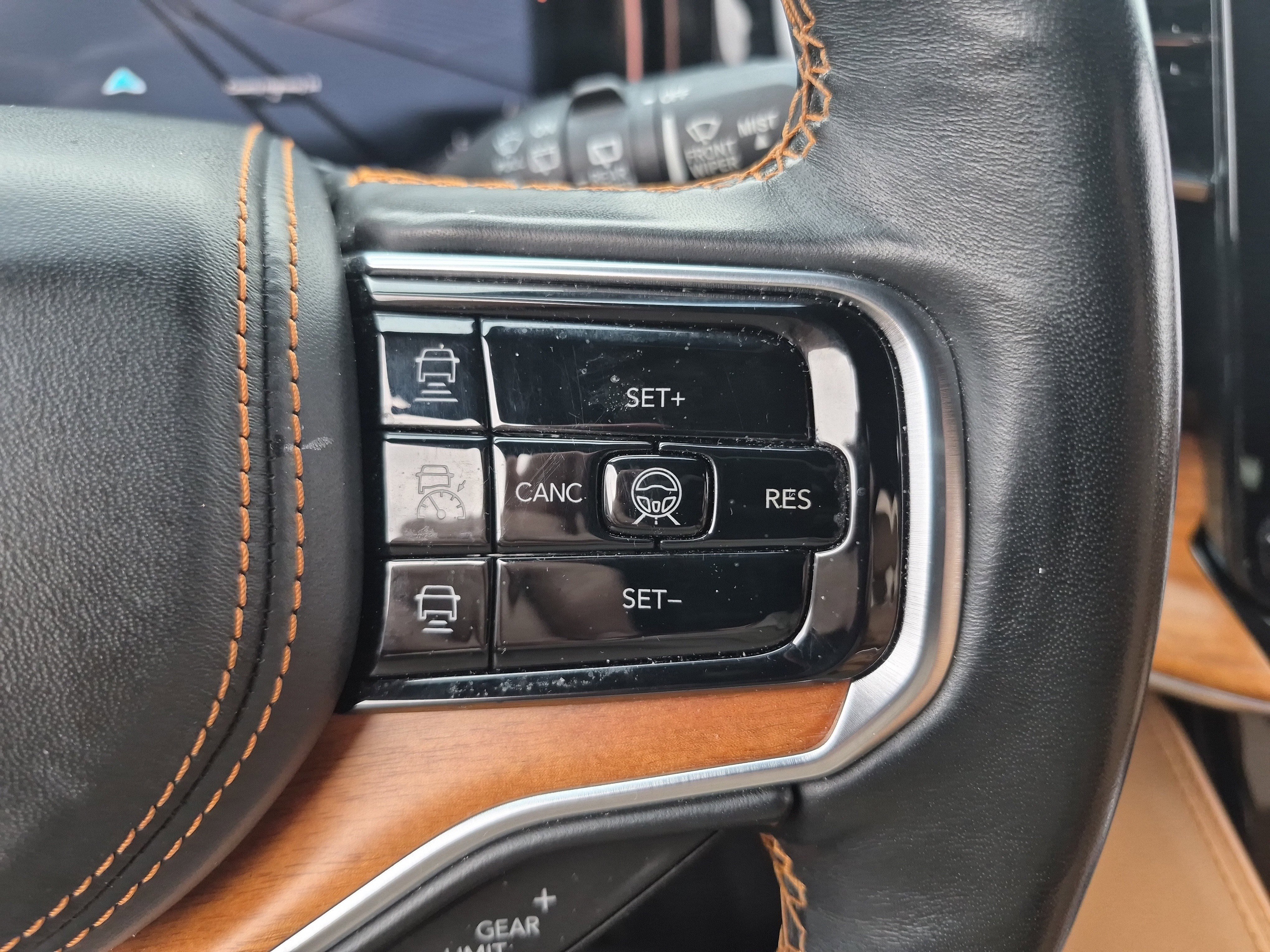 Used 2023 Jeep Grand Wagoneer L Series III image 32