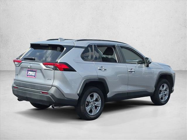 Used 2022 Toyota RAV4 XLE w/ Convenience Package FWD image 5