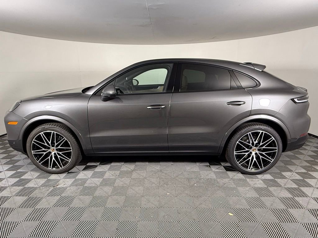 Certified 2025 Porsche Cayenne Coupe image 2