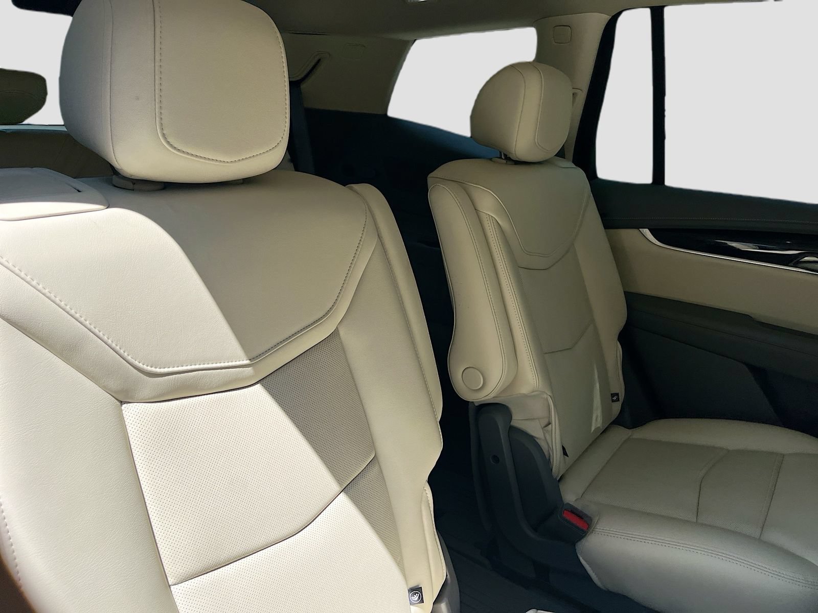 Used 2024 Cadillac XT6 Premium Luxury w/ Technology Package FWD image 30