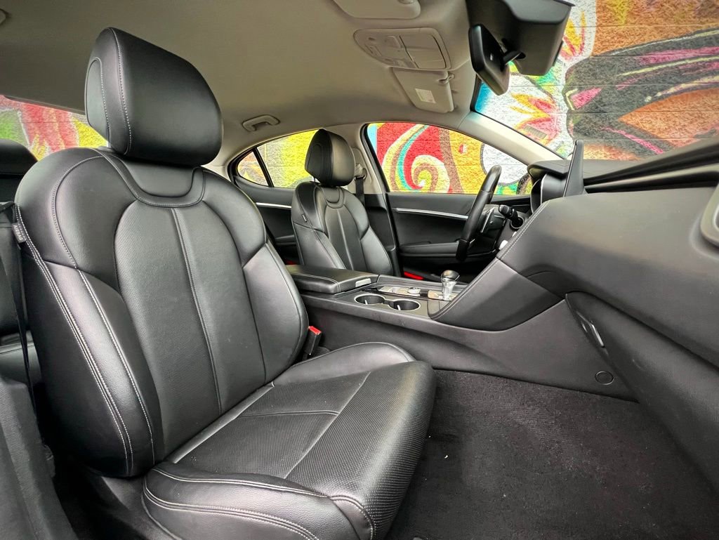 Used 2022 Genesis G70 2.0T image 30