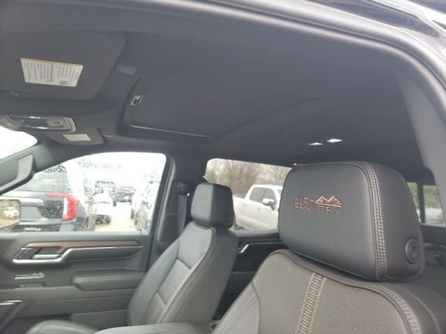 Used 2024 Chevrolet Silverado 1500 High Country image 8