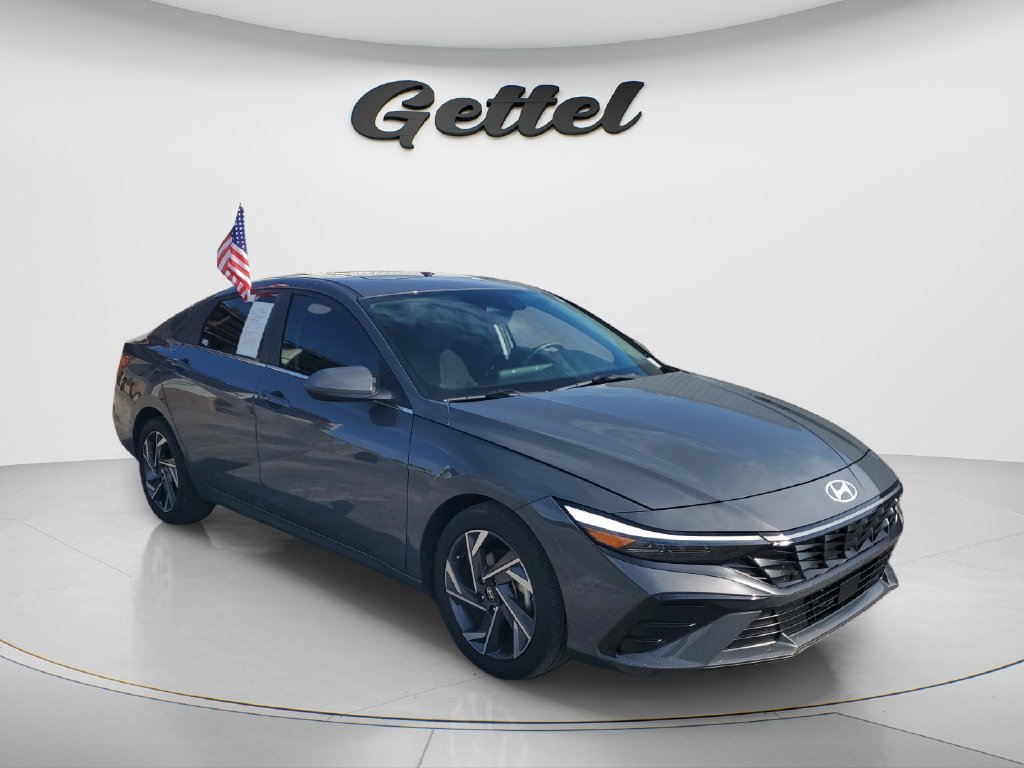 Used 2024 Hyundai Elantra SEL w/ Convenience Package FWD image 3
