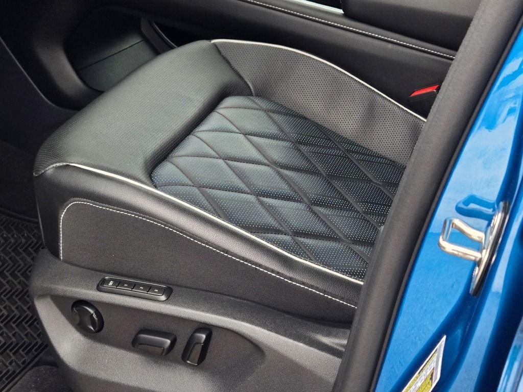 Used 2024 Volkswagen Atlas Cross Sport SEL Premium R-Line image 19