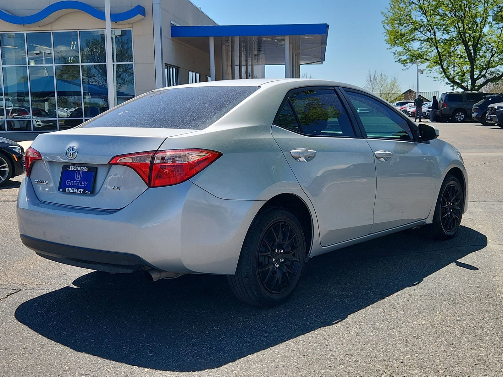 Used 2017 Toyota Corolla LE w/ Carpet Mat Package (TMS) FWD image 5