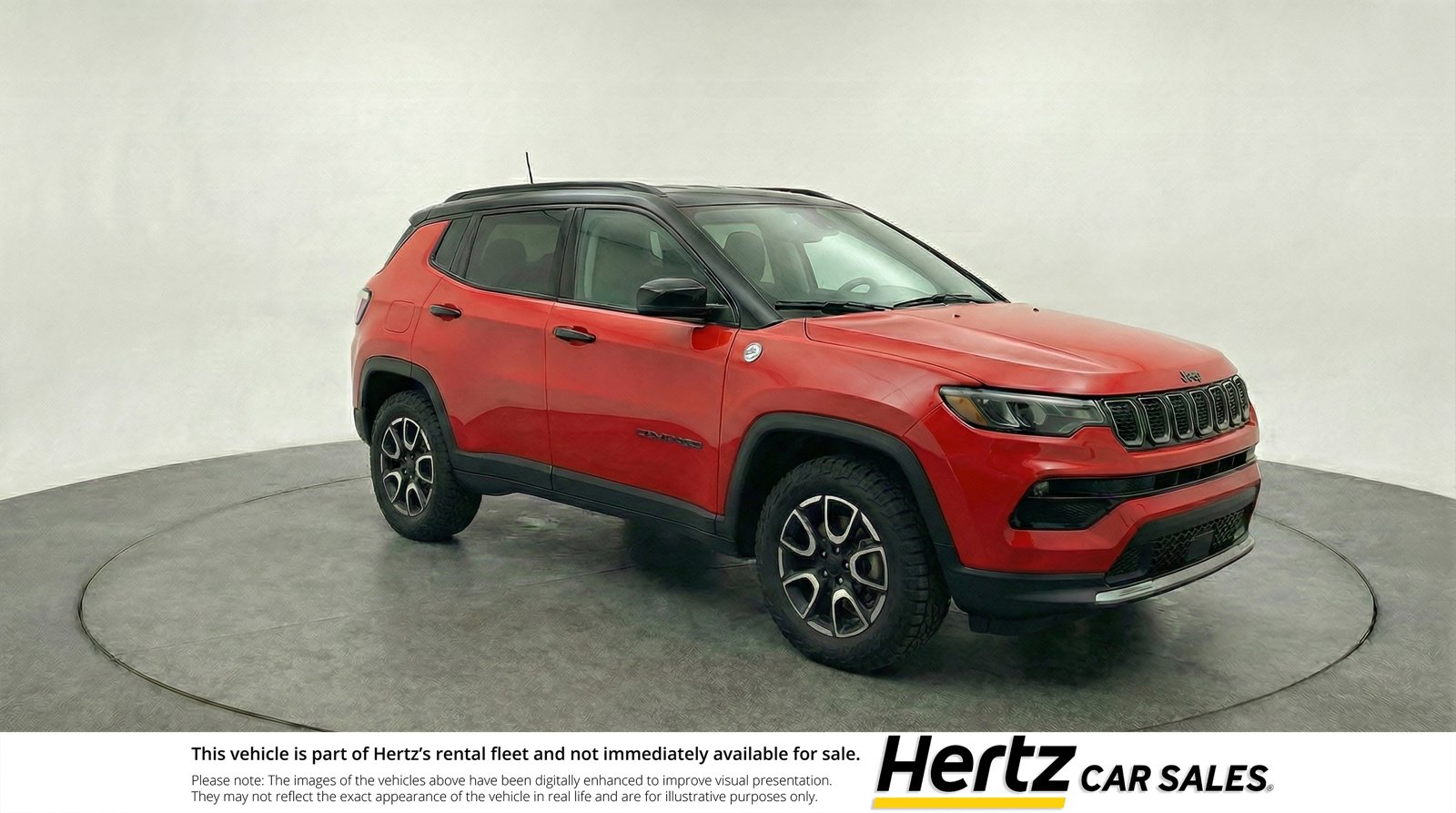 Used 2025 Jeep Compass Trailhawk image 1