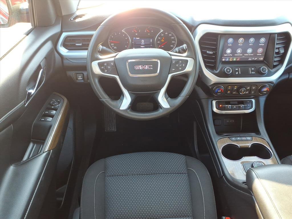 Used 2023 GMC Acadia SLE image 15