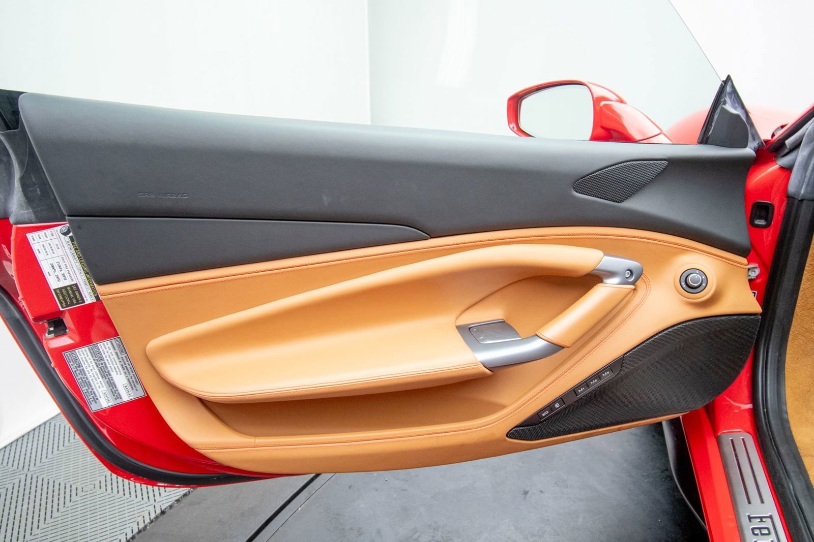 Used 2022 Ferrari F8 Tributo image 41