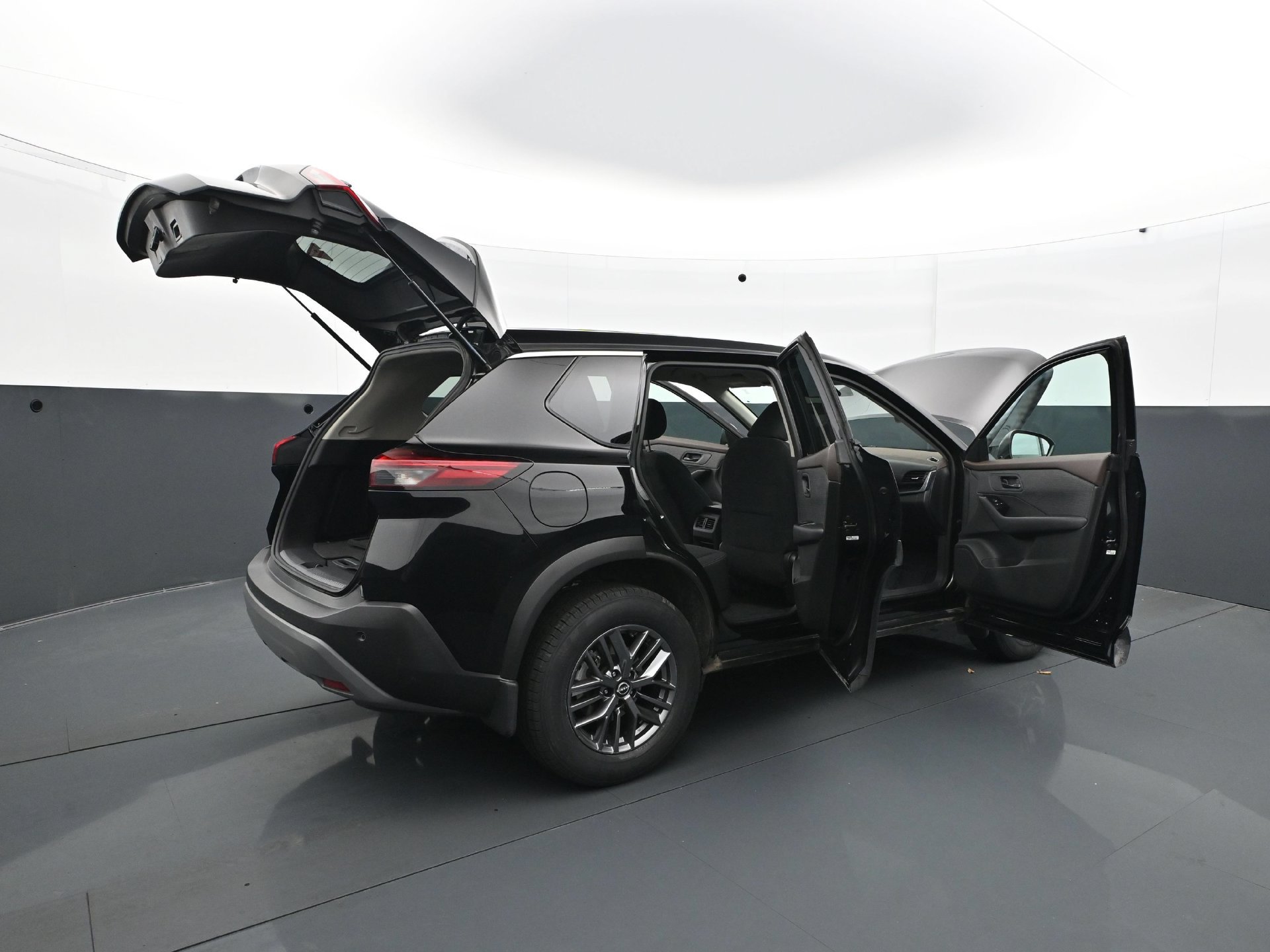 Used 2023 Nissan Rogue S AWD/4WD image 34
