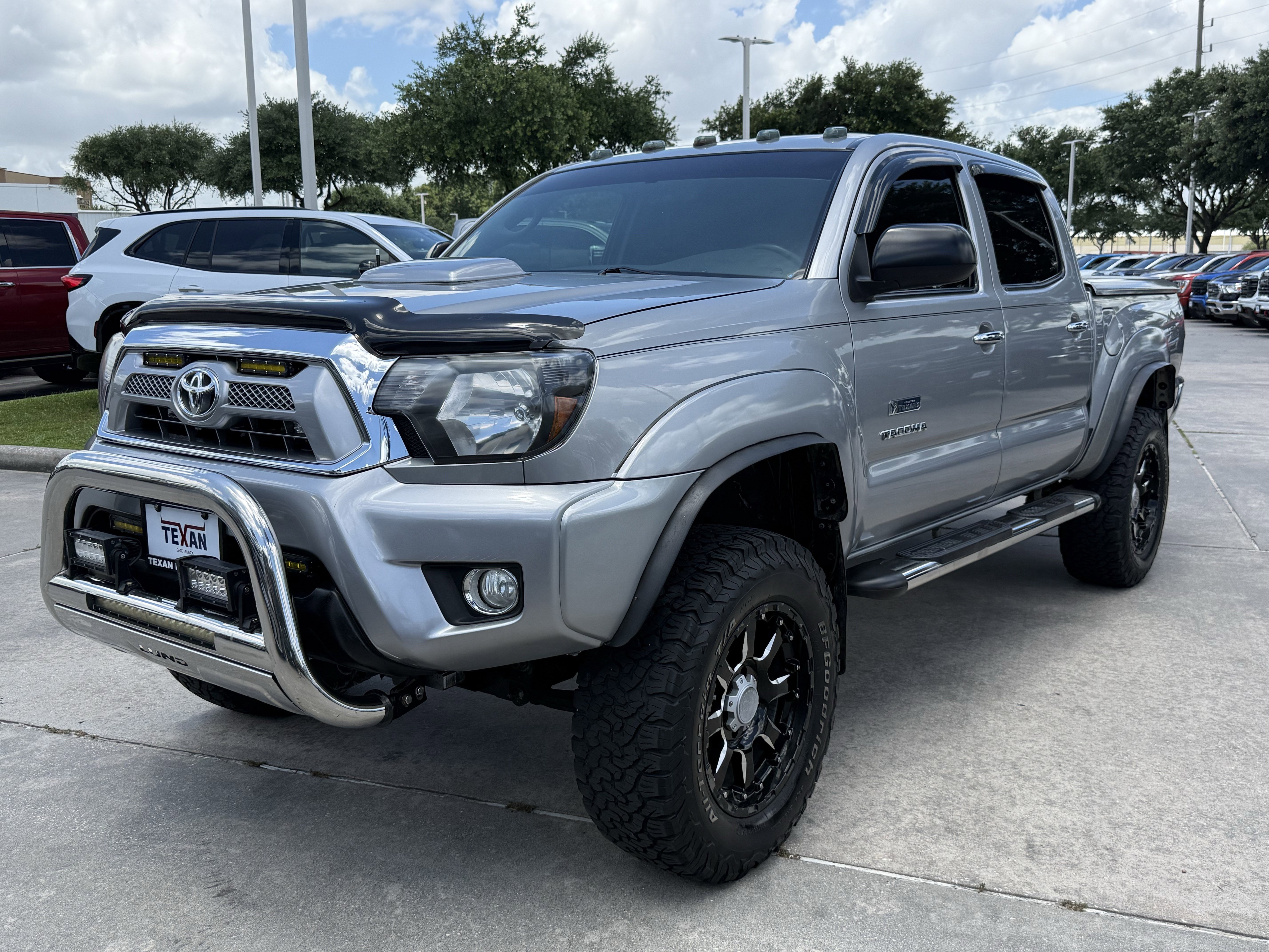 Used 2015 Toyota Tacoma 4x4 Double Cab w/ SR5 Package image 9