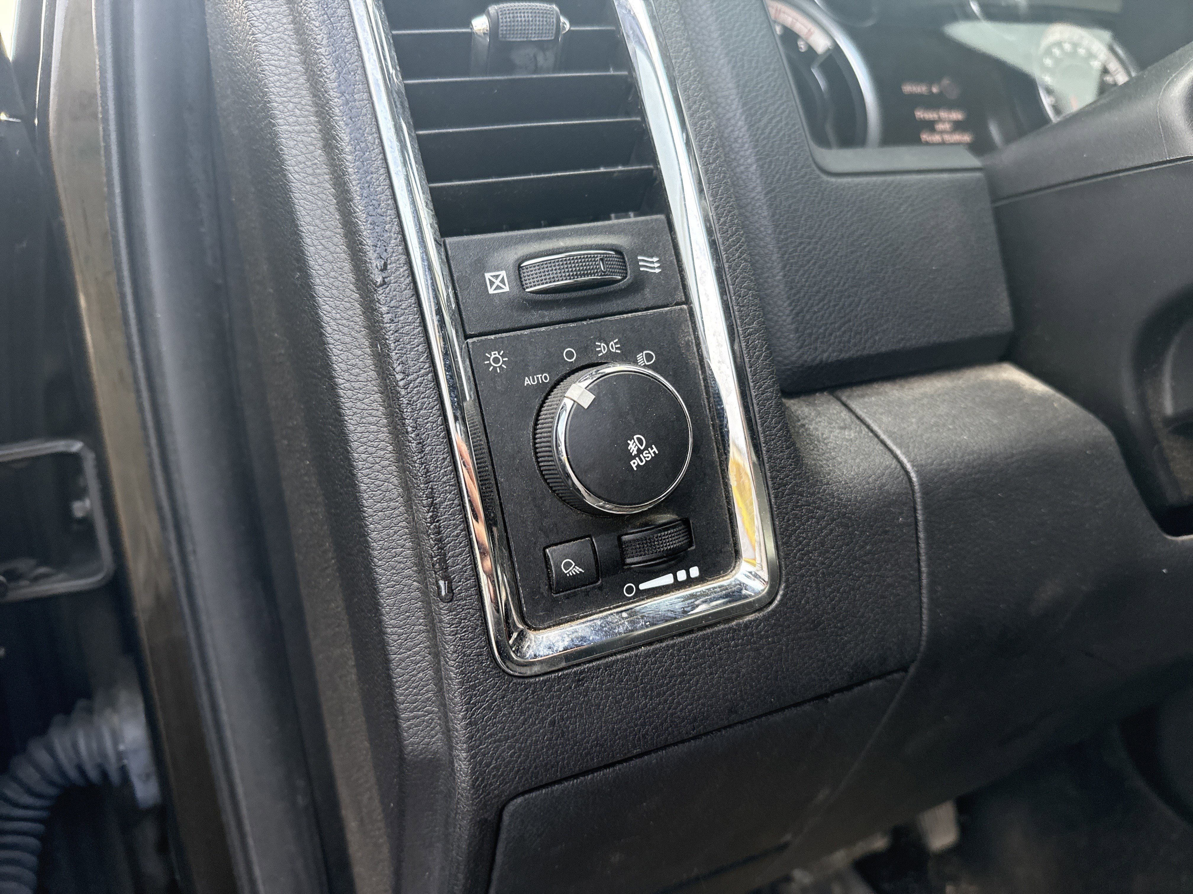 Used 2013 RAM 3500 Laramie image 21