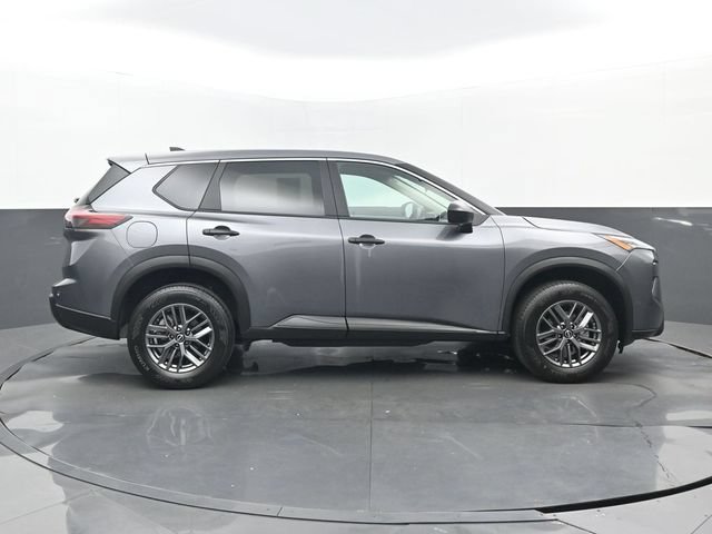 Used 2026 Nissan Rogue S FWD image 2