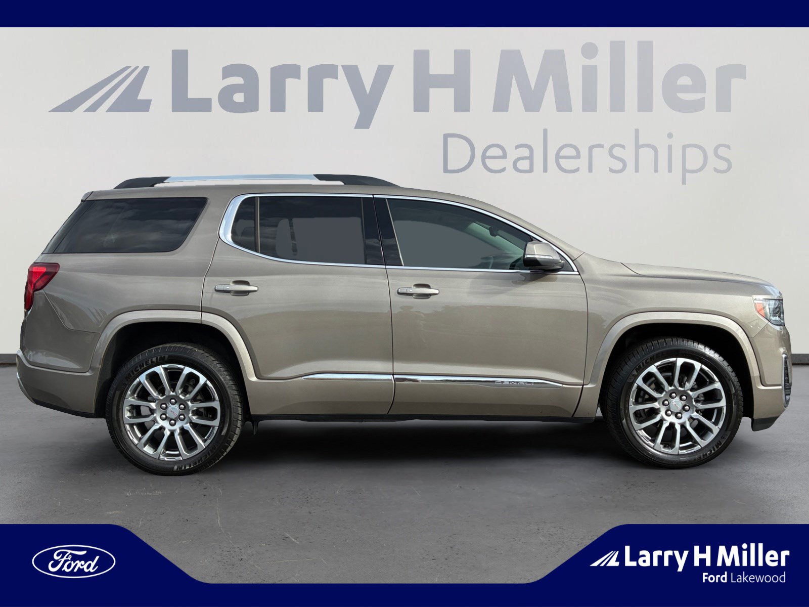 Used 2023 GMC Acadia Denali w/ Denali Ultimate Package image 6