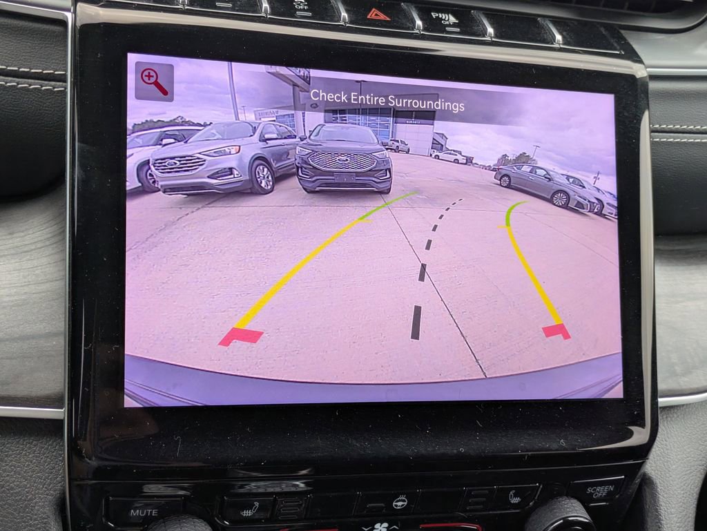 Used 2024 Jeep Grand Cherokee Limited image 17