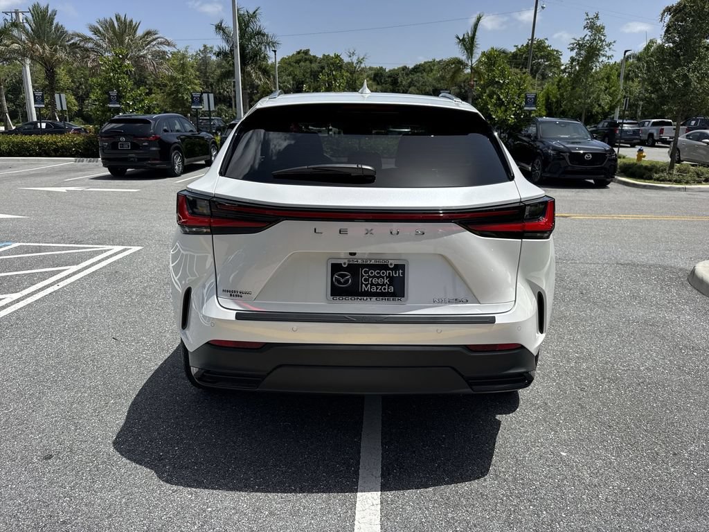 Used 2024 Lexus NX 250 FWD image 2
