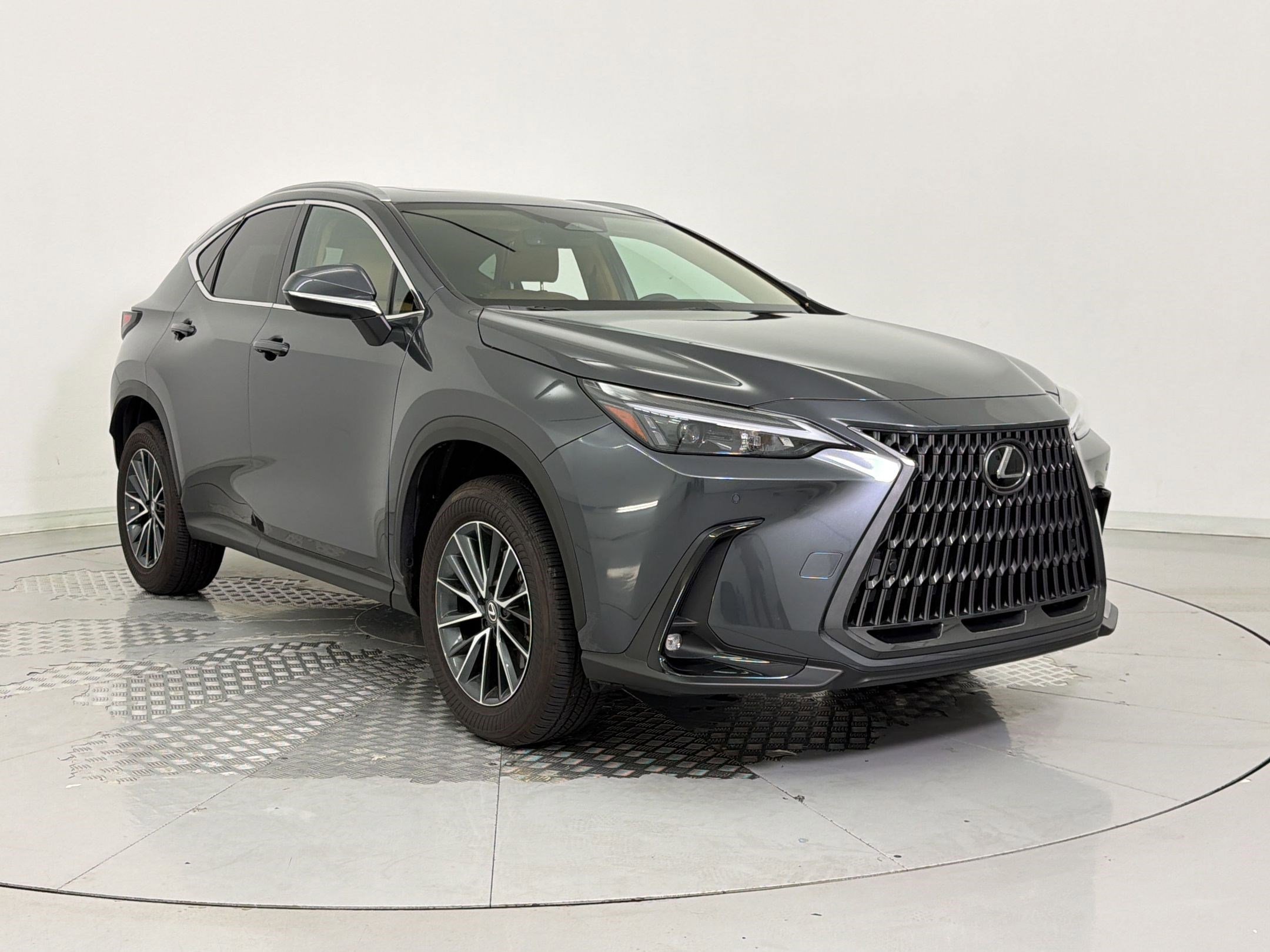 Used 2025 Lexus NX 250 FWD w/ Accessory Package (Z2) image 7
