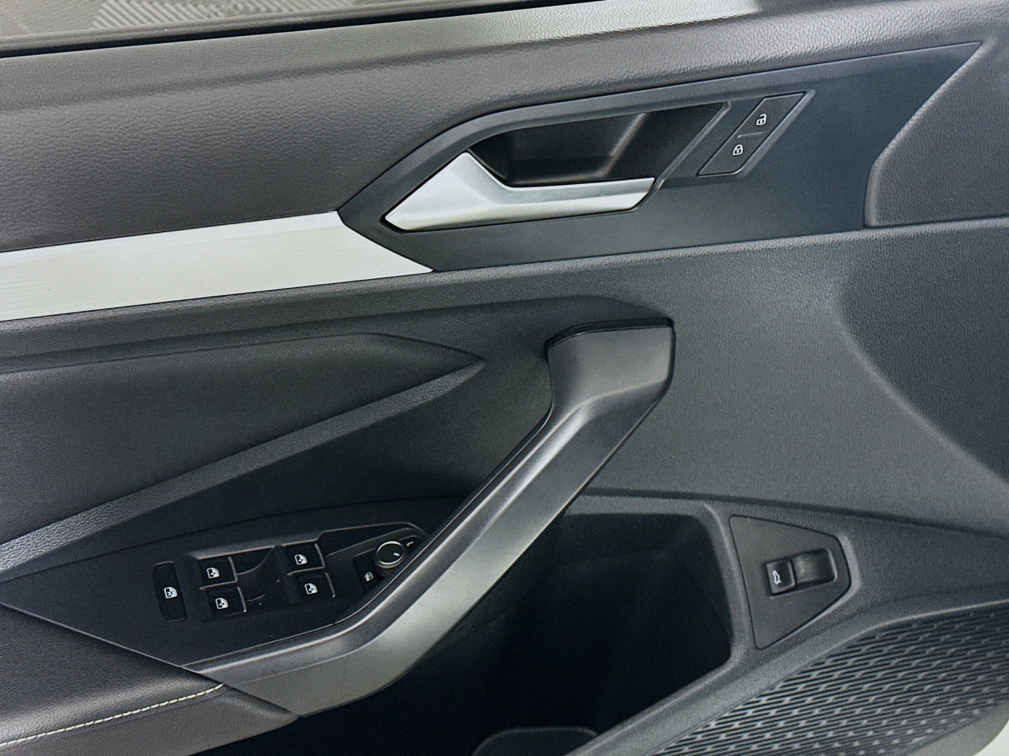 Used 2025 Volkswagen Jetta Sport image 15