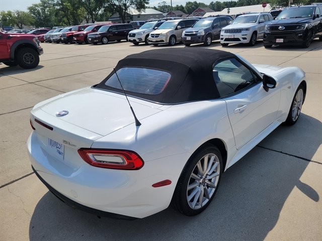 Used 2017 FIAT 124 Spider Lusso image 4