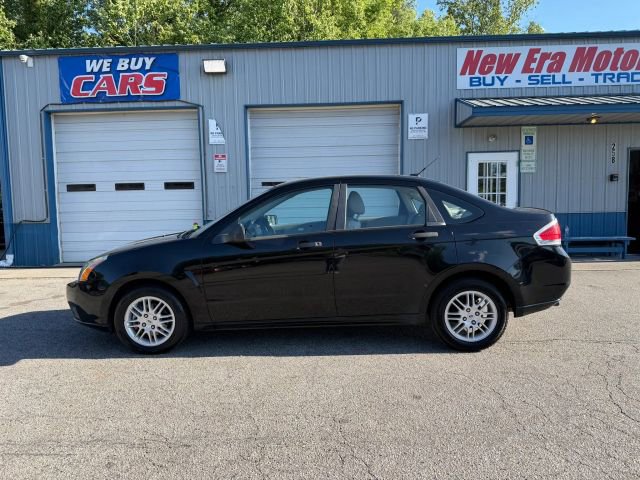 Used 2010 Ford Focus SE image 2