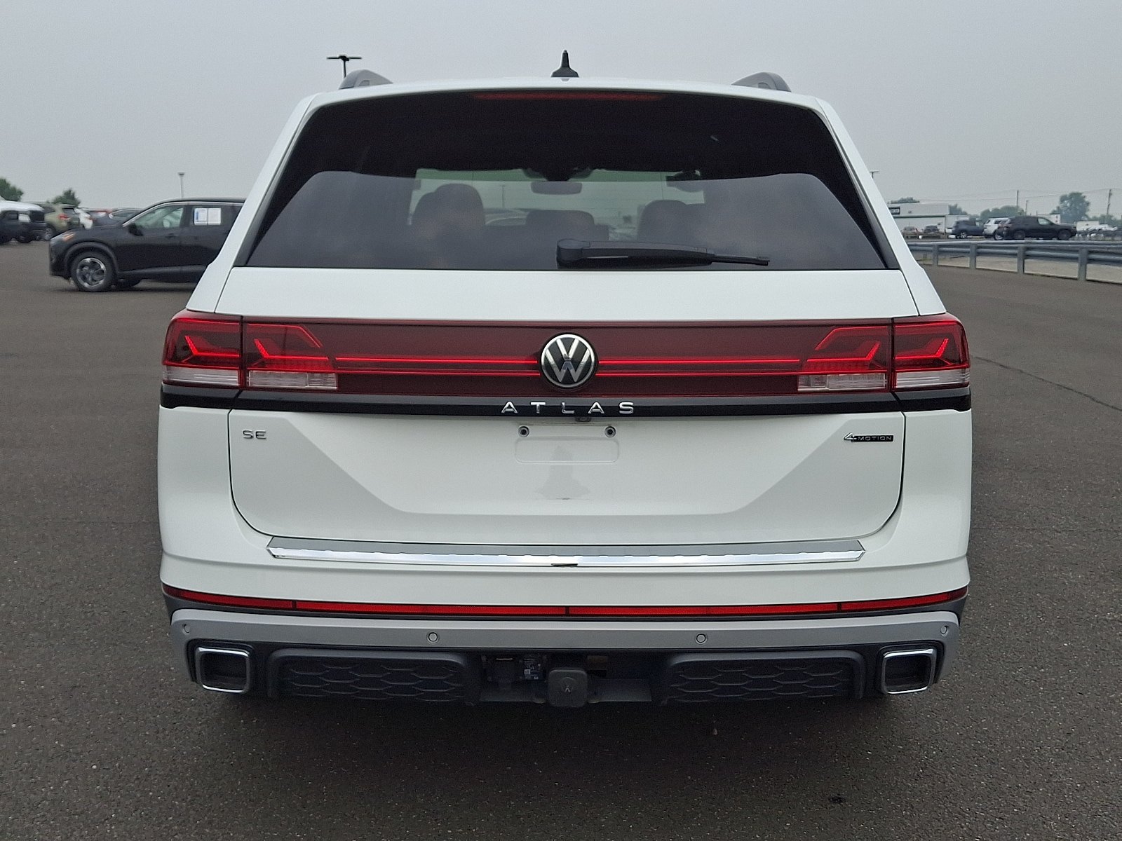Used 2024 Volkswagen Atlas Peak Edition SE AWD/4WD image 5
