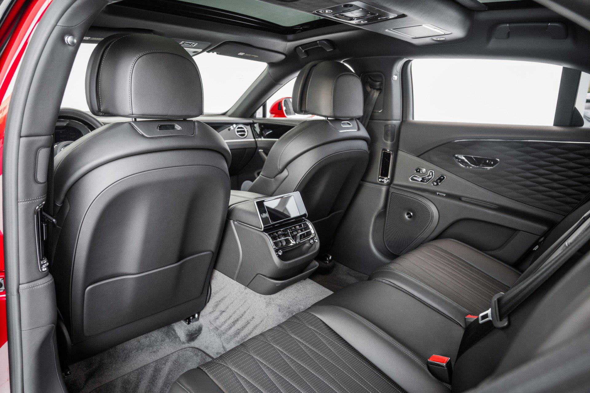 Used 2022 Bentley Flying Spur V8 image 17