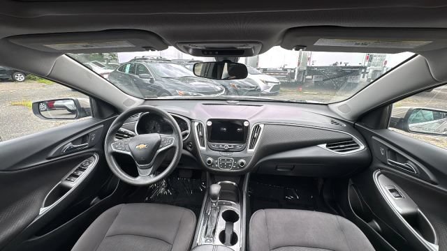 Used 2022 Chevrolet Malibu LT FWD image 21
