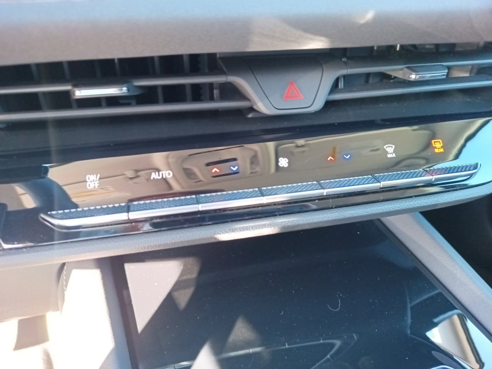 Used 2025 Buick Envision Sport Touring image 16