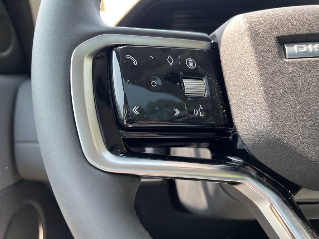 New 2025 Land Rover Discovery Sport S image 12
