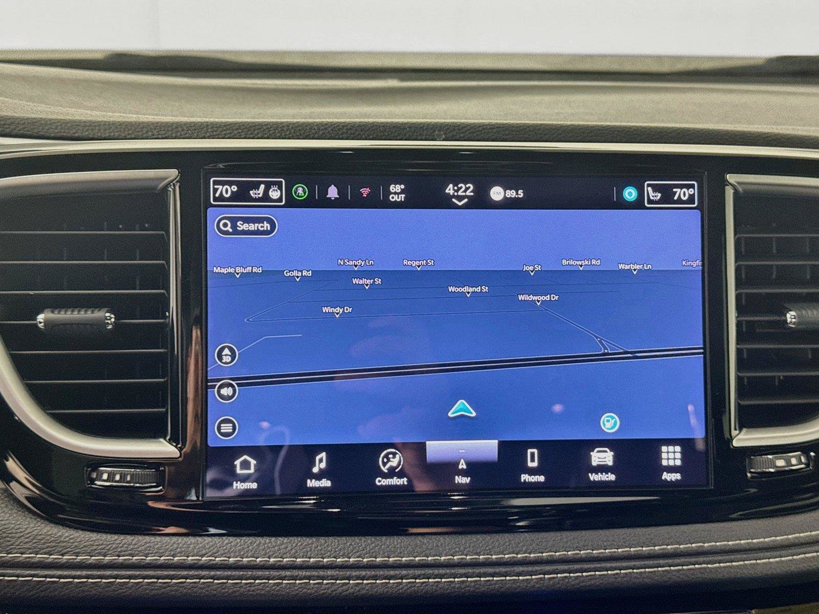 Used 2025 Chrysler Pacifica Limited FWD image 21