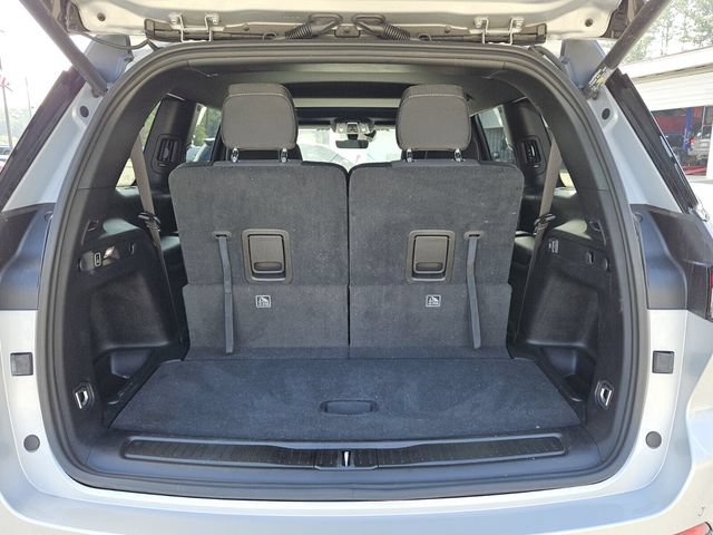 Used 2025 Jeep Grand Cherokee L Laredo w/ Luxury Tech Group I RWD image 13