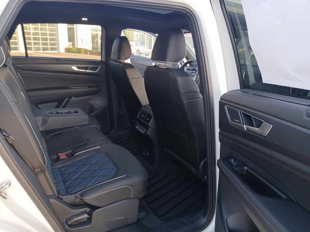 New 2026 Volkswagen Atlas Cross Sport SEL Premium R-Line AWD/4WD image 23