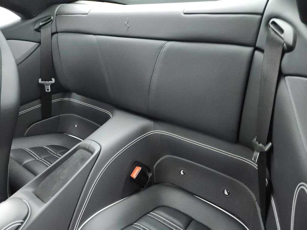 Used 2020 Ferrari Portofino Base image 35