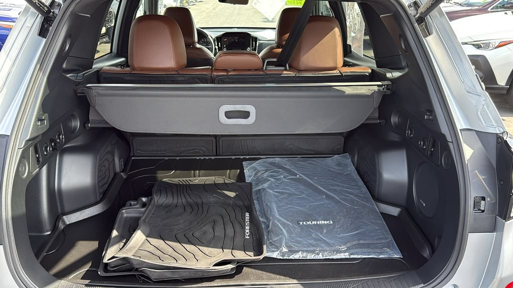 Certified 2025 Subaru Forester Touring w/ Popular Package - Touring AWD/4WD image 26
