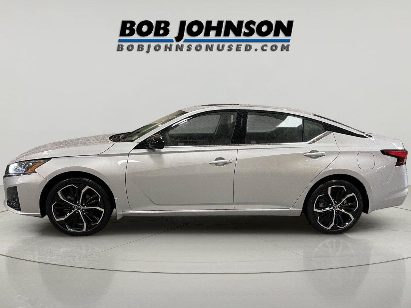 Used 2024 Nissan Altima 2.5 SR w/ SR Premium Package AWD/4WD image 4