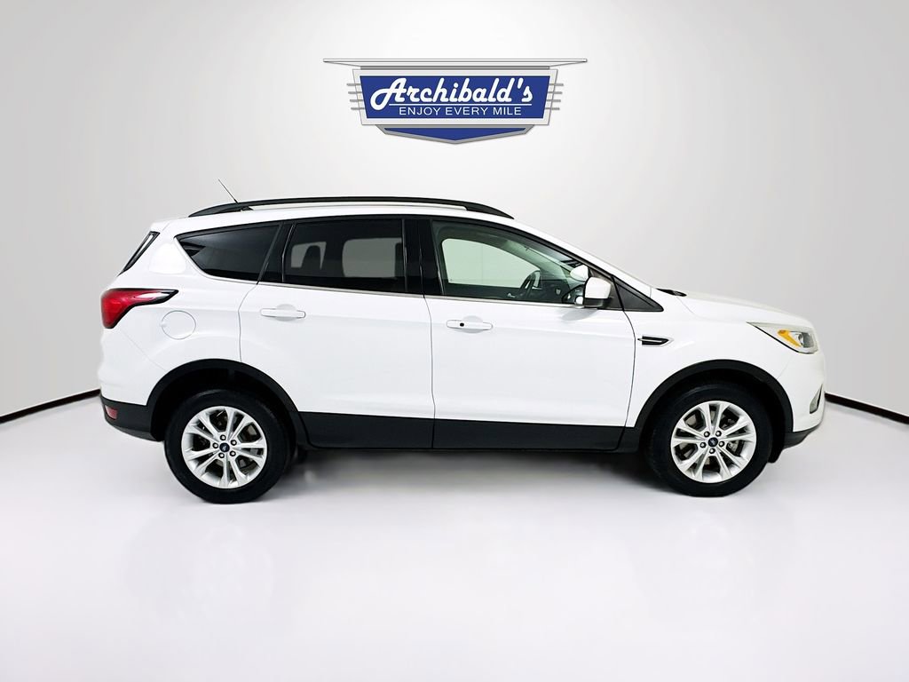 Used 2019 Ford Escape SEL image 9